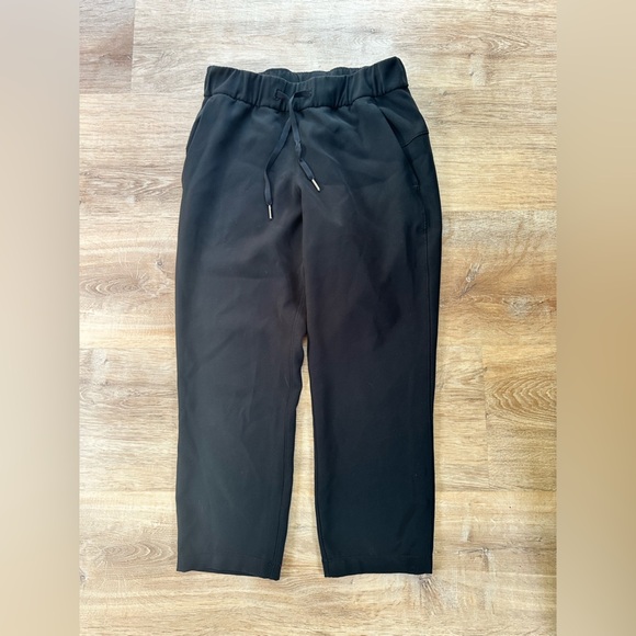 Lululemon On The Fly Crop *Woven 23" Size 4
Black - Picture 9 of 9